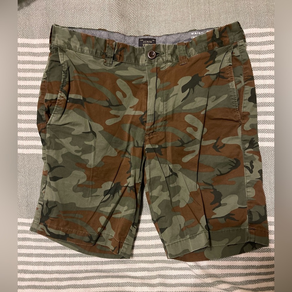 J. Crew Camo Stretch 9” Shorts Size 29‎